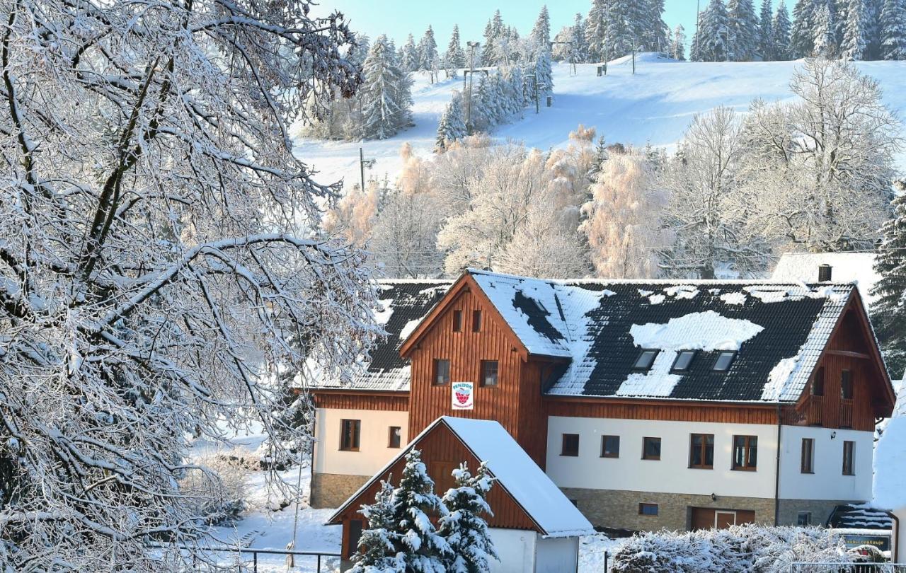 Penzion Jizerska Malina Bedrichov  Bagian luar foto